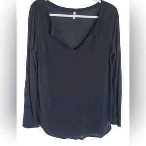Lanston Black Vneck Sheerish 3/4 Sleeve - M